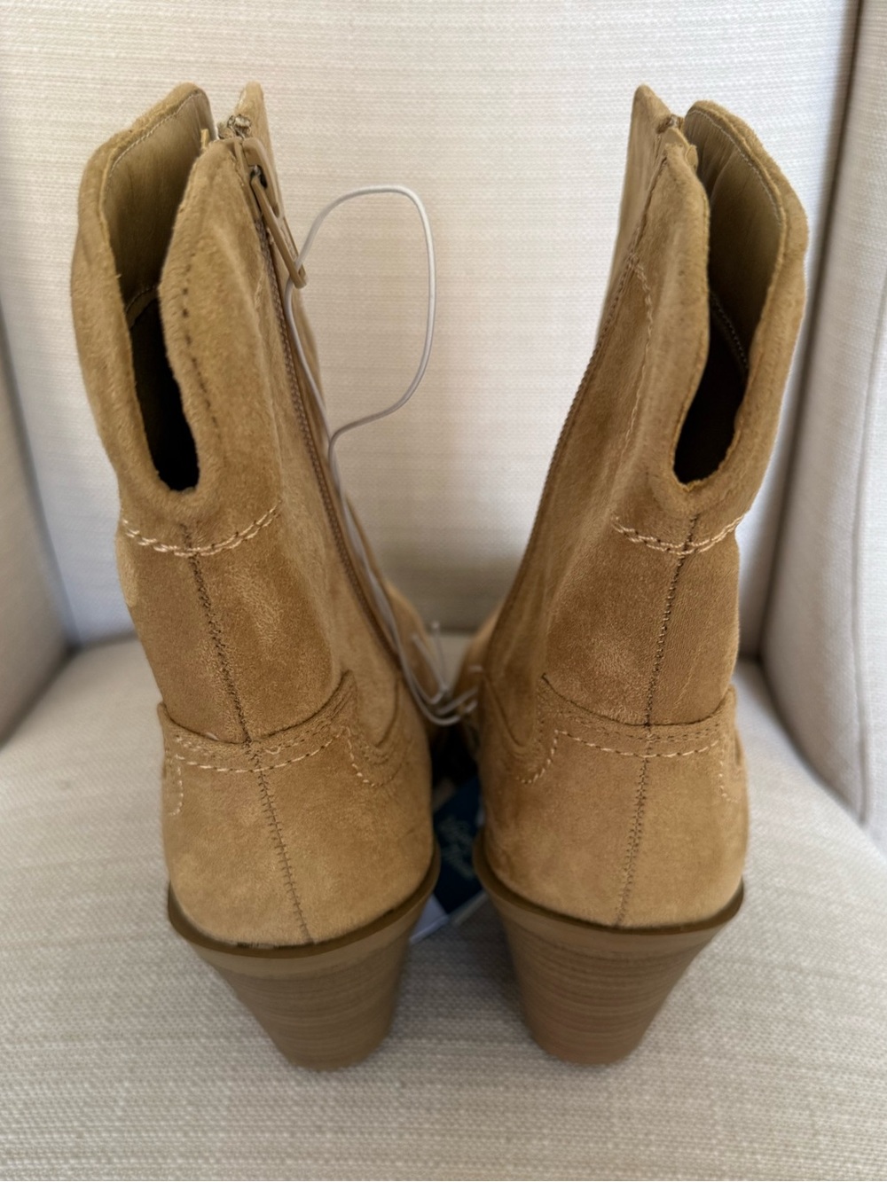 NWT Universal Thread Dallas Western Ankle Booties Tan 7.5 - Picture 9 of 9